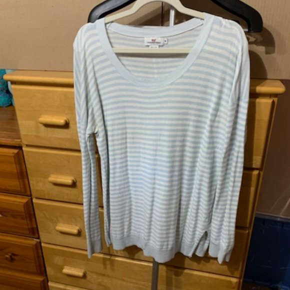 Vineyard Vines Blue and white  striped sweater - Picture 6 of 8